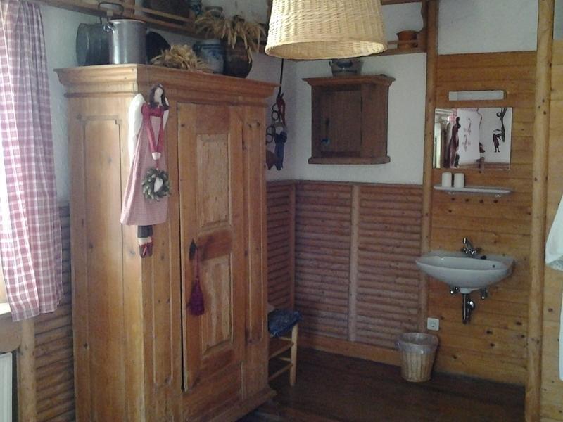 Отель Gastehaus Zum Alten Schulhaus Мильтенберг Номер фото